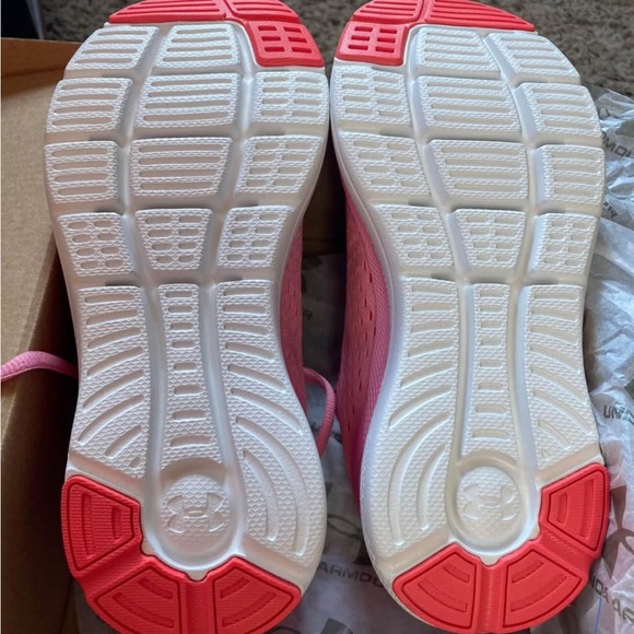 Under Armour Girls size 4 Pink Shoes light weight model-UA GS CHARGED IMPULSE - Picture 2 of 4